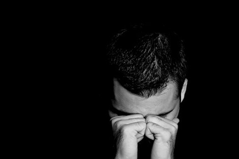 هذه أضرار العادة السرية ... وهذا رأي الشرع فيها