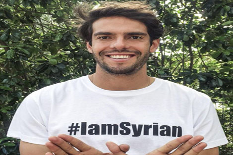 كاكا يتضامن مع سوريا برفع شعار "أنا سوري"