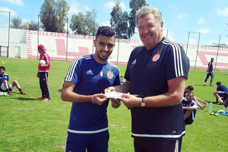 توشاك يمنح 200 درهم للهجهوج بعد هدف مازيمبي