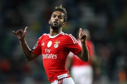 ليستر سيتي يضع 10 ملايين يورو لانتداب المغربي مهدي كارسيلا  