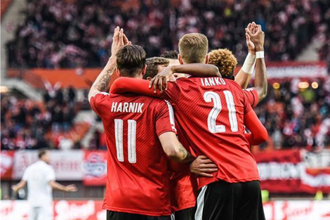 الإصابة تهدد مشاركة جاكا مع ألبانيا في اليورو