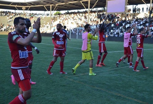 فيفا: هل يكون الوداد أوّل فريق مغربي يحمل "العُصبة" بعد "رجاء 99"؟