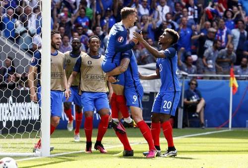 غريزمان ينقذ "أحفاد نابليون" من الاجتياح الإرلندي.. ويصعد بفرنسا لدور الربع باليورو