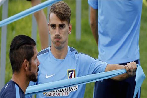 غريزمان يعتذر للاعبي أتلتيكو مدريد مجددًا