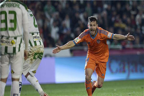 لاعب فالنسيا ينتقل لصفوف إسبانيول