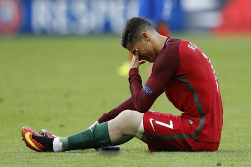 الكشف عن مدة غياب رونالدو بسبب الإصابة