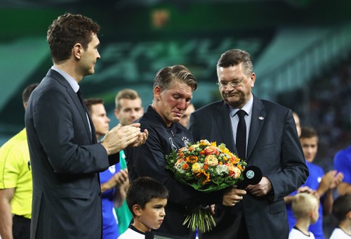 فوز المانشافت في ليلة وداع شفاينشتايغر وانتصار للتشيك والدنمارك وأيرلندا استعدادا لتصفيات المونديال