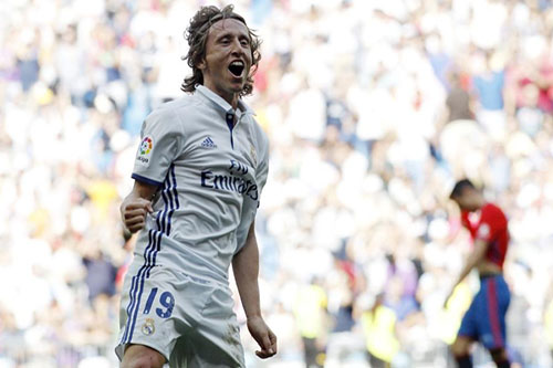 مودريتش: أحلم بالاعتزال في ريال مدريد