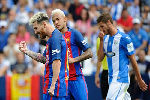 برشلونة يسحق ليغانيس ويتصدر الليغا مؤقتا