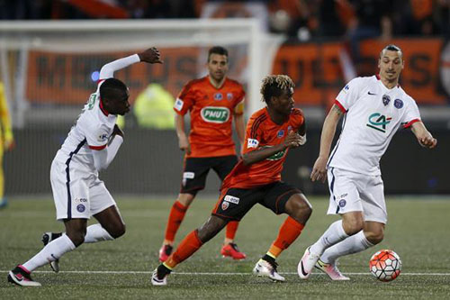 سندرلاند يضم لاعب الصفاقسي السابق في صفقة قياسية