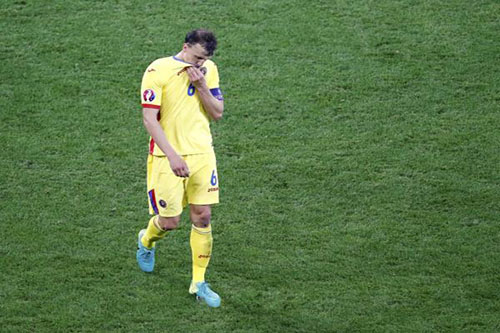 قائد رومانيا يغيب عن مواجهة الجبل الأسود للإصابة