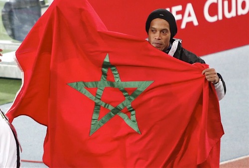 صُحف الخميس: رونالدينهو يستثمر في المغرب.. ومباريات البطولة على "السمارتفون"