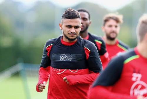 فردِيّات "الأسود" تتألّق في أقوى الدّوريات الأوروبية.. فهل تنْجح في اللّعب الجماعي بالمُنتخب؟