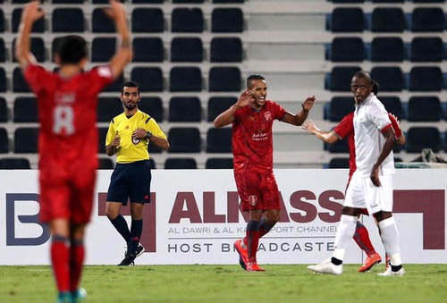 العربي يقود لخويا إلى صدارة دوري "نجوم قطر" بهاتريك في شباك العربي