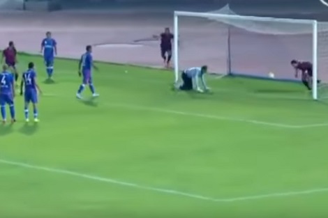 لاعب مصري يصفع منافسه لإحراز هدف التعادل