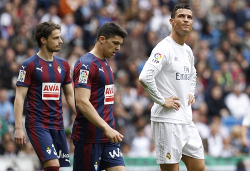 "إيبار" يُحرج ريال مدريد في "البيرنابيو" ويخطف نقطة ثمنية