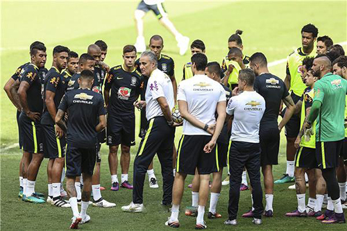 منتخب البرازيل يبدأ الاستعداد لمواجهة بيرو