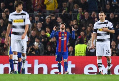 برشلونة يكتسح بوروسيا مونشنجلادباخ برباعية بدوري الأبطال