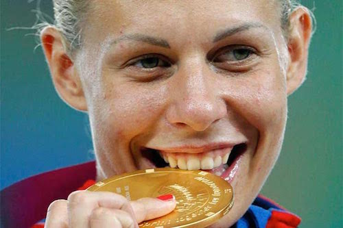 إينيس هيل تنال ذهبية السباعي لبطولة العالم 2011