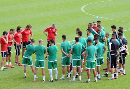 صُحف الجمعة: رونار يتفاجأ لـ"برودة" الاهتمام بالمنتخب المغربي في معسكر العين بالإمارات