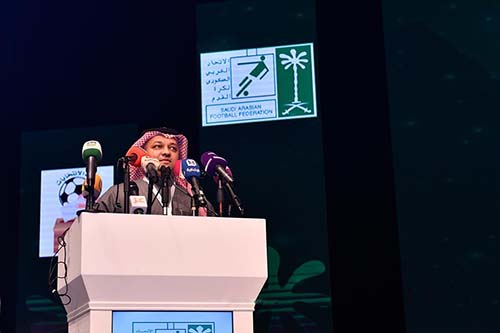 رسميا.. عادل عزت رئيسا لاتحاد الكرة السعودي