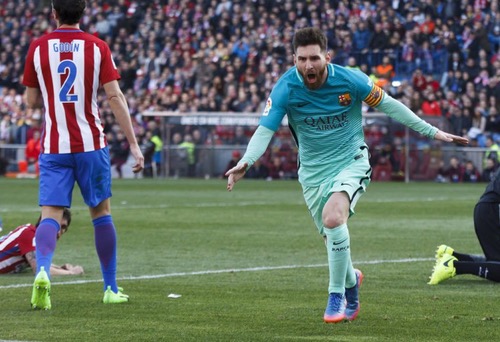 برشلونة ينتزع صدارة الدوري الإسباني بانتصار صعب على ملعب أتلتيكو
