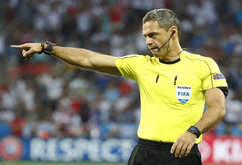 السلوفيني سكومينا حكمًا لمباراة ريال مدريد ونابولي
