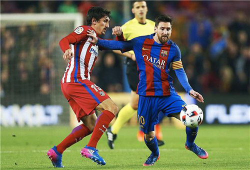 برشلونة يستهدف صدارة الليغا من بوابة أتلتيكو مدريد
