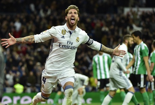 راموس المنقذ يقود ريال مدريد لاستعادة صدارة "الليغا" بفوز متأخر على بيتيس