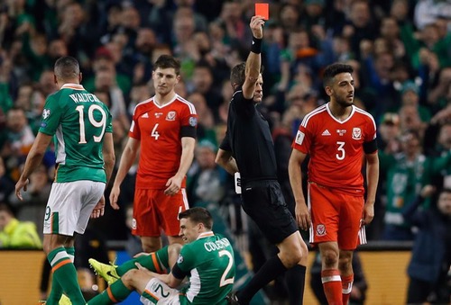 بعد إيقاف ميسي لأربع مباريات.. الـ FIFA يفتح تحقيقا ضد تايلور مدافع منتخب ويلز