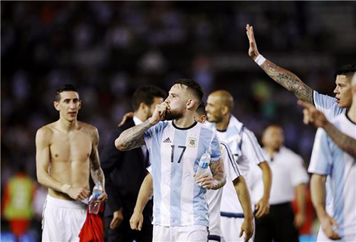 منتخب الأرجنتين يواجه أزمتين قبل مباراة بوليفيا