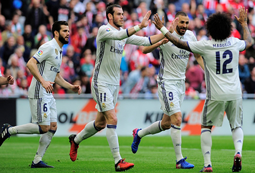 ريال مدريد وبرشلونة يريدان تجنب المفاجآت في الشهر الأصعب
