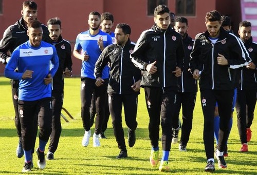 الوداد يبحث عن لاعبين جدد لتعزيز صفوفه ويُخْضع لاعبا من إفريقيا الوسطى للاختبار