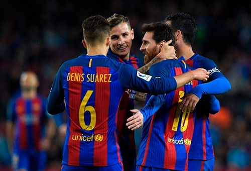 برشلونة يواصل انتفاضته ويفترس أوساسونا بسباعية في الدوري الإسباني