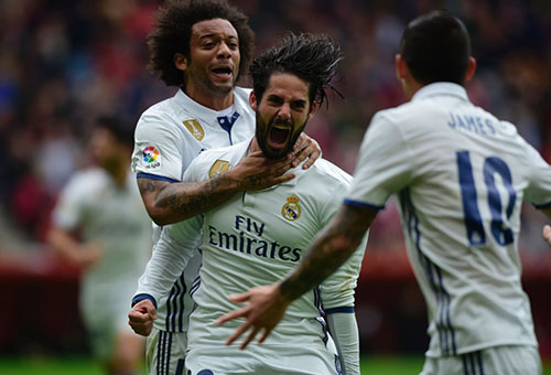 إيسكو ينتظر الفرصة لقيادة ريال مدريد نحو الألقاب