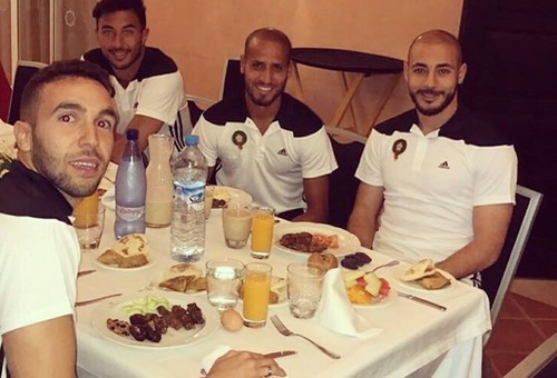 أجواء إيجابية في مُعسكر "الأسود" قبل مواجهة هولندا والكاميرون
