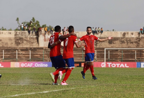 الأهلي المصري يسقط القطن الكاميروني بثنائية في عقر داره