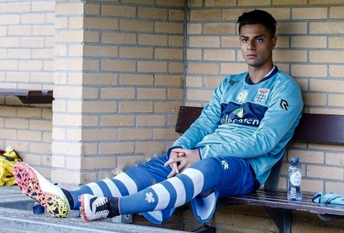 مستور "ملّ" مقاعد بُدلاء "زفوله" الهولندي.. وبولونيا الإيطالي يقدم عرضا للاعب