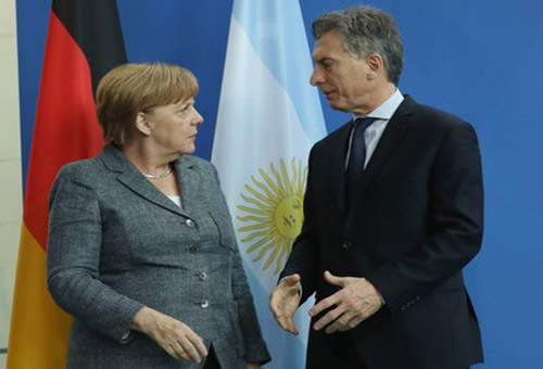 رئيس الأرجنتين لميركل: سنثأر من ألمانيا في مونديال روسيا