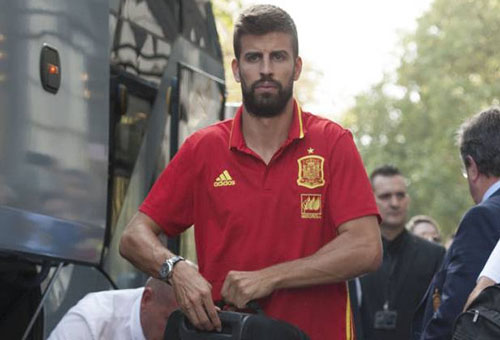 المنتخب الإسباني يصل مورسيا وسط صيحات الاستهجان