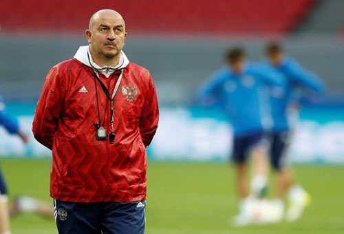 مدرب روسيا يعترف بأفضلية المكسيك