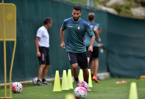 الكوثري وعوبادي وأيت فانا دُون فرِيق حتى إشعارٍ آخر بسبَب فسْخ عقودِهم