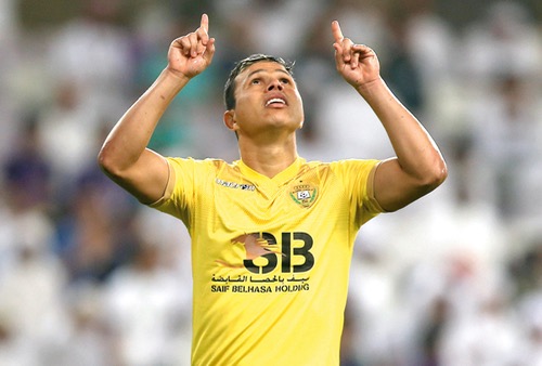 خلاف إماراتي قطري وتبادل للبلاغات بين ناديين بسبب لاعب برازيلي
