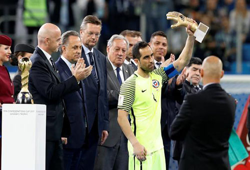 برافو لا يشعر بتراجع دوره مع مانشستر سيتي