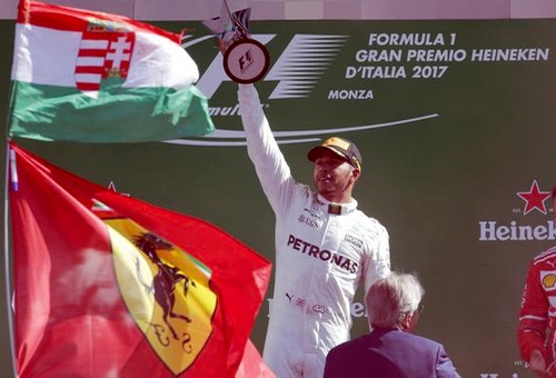 هاميلتون يتوج بسباق إيطاليا ويصعد لصدارة ترتيب بطولة العالم للفورمولا1