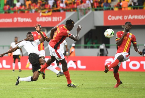 مصر تحتاج لفوز لتتأهل لكأس العالم بعد تعادل غانا وأوغاندا
