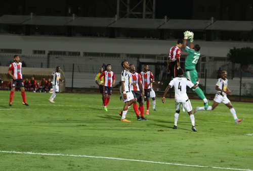 الفتح يفشل في بلوغ نهائي كأس "الكاف" بعد تعادله السلبي أمام مازيمبي‎
