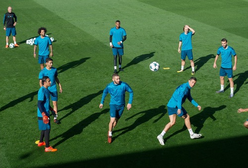 ريال مدريد يسعى لثمن النهائي وكريستيانو في مهمة لعلاج القلق بالتسجيل