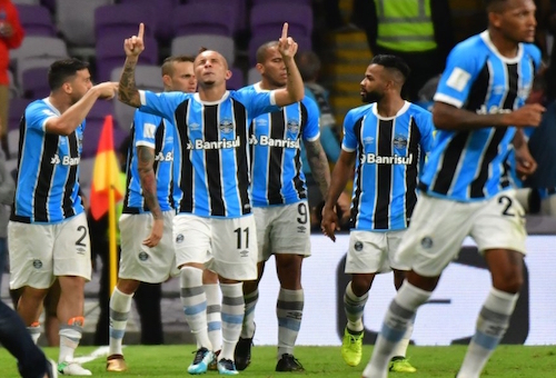 برشلونة يضع اللمسات الأخيرة على ضم البرازيلي أرثر