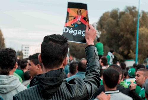 حسبان.. الرئيس"المنبوذ"، سياسي اللعِب على الأعْصاب و"محنّك" تدبِير أزمات الرجاء.. هل قرّر الرحيل؟‎